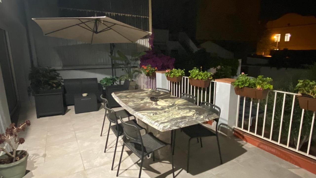 Apartamentos Playa Badalona Eksteriør bilde